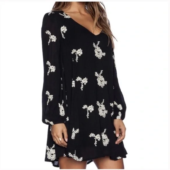 Free People Austin embroidered mini dress Sz.M - Picture 4 of 6